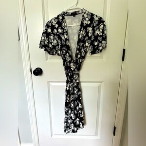 Ann Taylor Black White Floral Wrap Dress